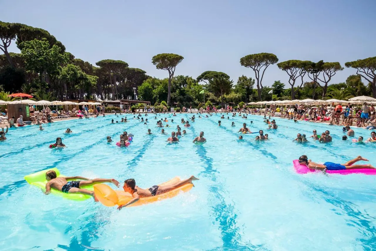 *** Aldeamento Turístico Hu Park Albatros Village San Vincenzo Itália