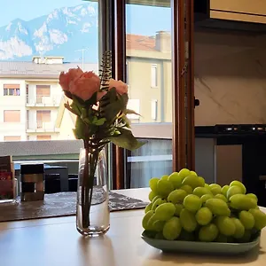 Casa Lariana , Lecco Włochy