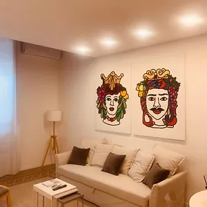 https://palazzo-caltagirone-suite-1.palermohotels.org